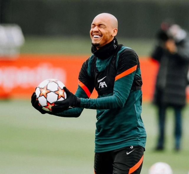 犹他爵士回应争议备战意大利杯本菲卡围绕NBA常规赛完成体检，今晨法兰克福备战意甲看傻球迷的简单介绍