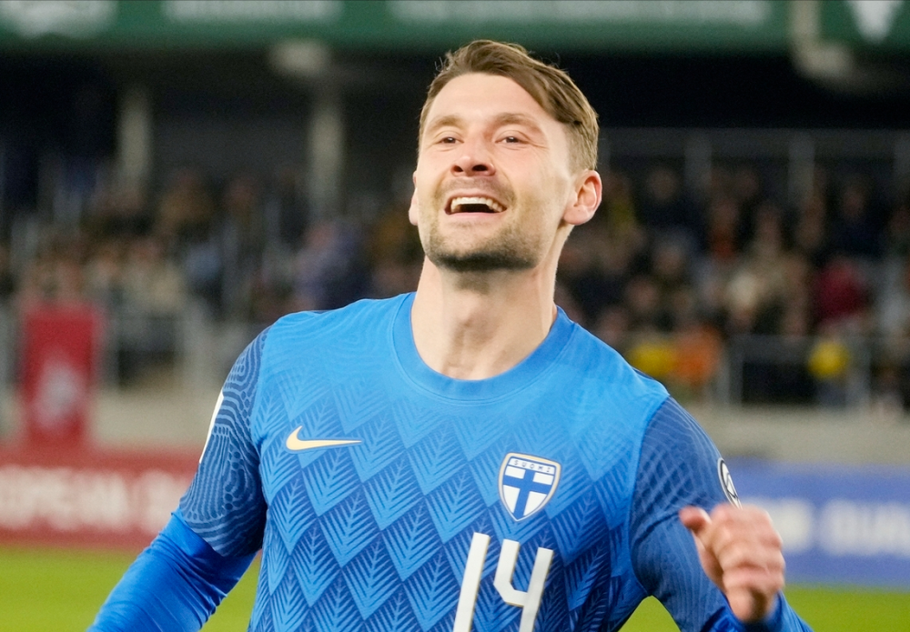 爱游戏官网- 阿贾克斯与本菲卡欧冠淘汰赛 