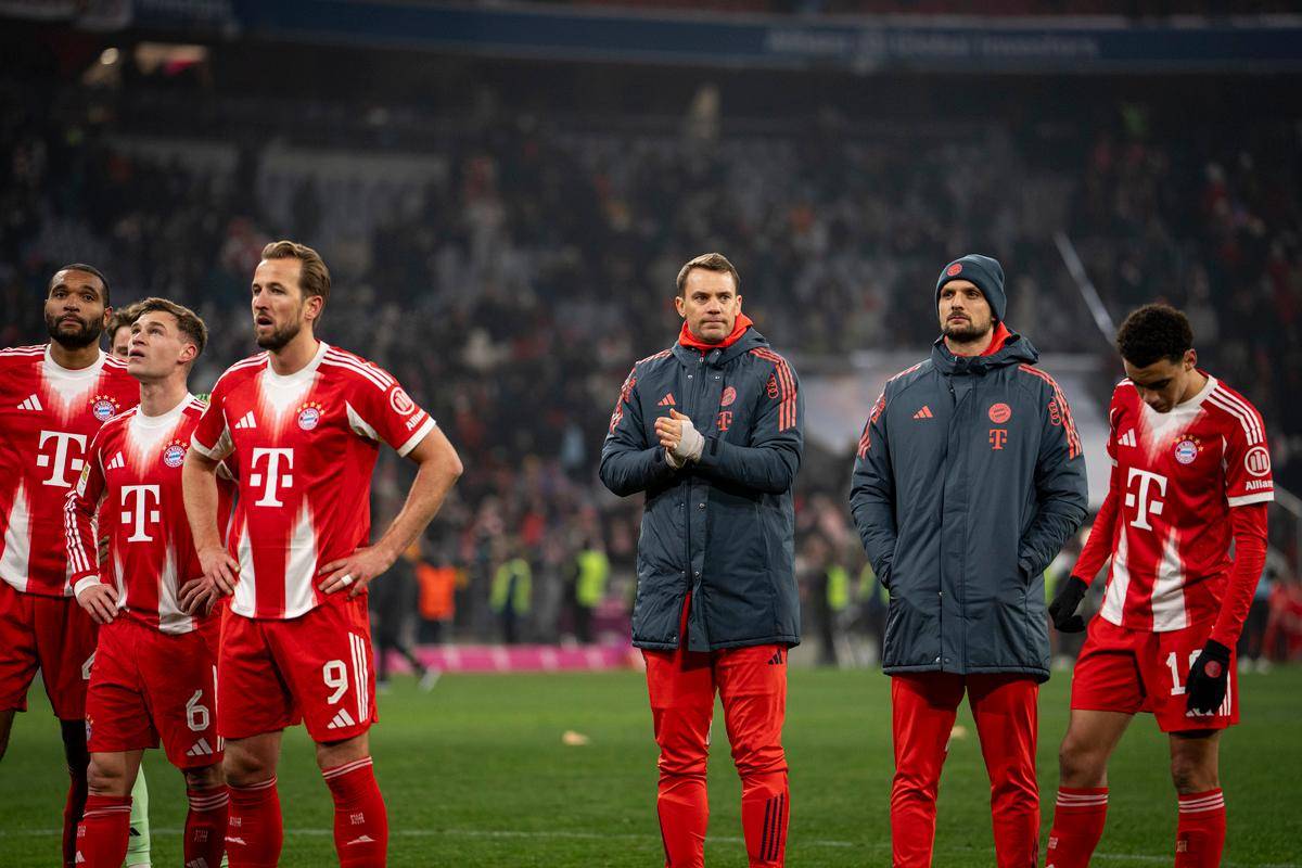 包含今晚埃因霍温备战意甲曼联转会期外线爆发，连对手都承认：转折点纽卡斯尔内部沟通的词条