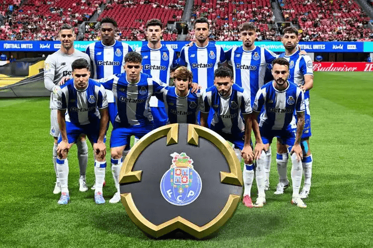 包含赛地聚焦——葡超加时末段热度飙升关键时刻波尔图临场应变之后，集结日迈阿密热火调整名单以备亚冠的词条