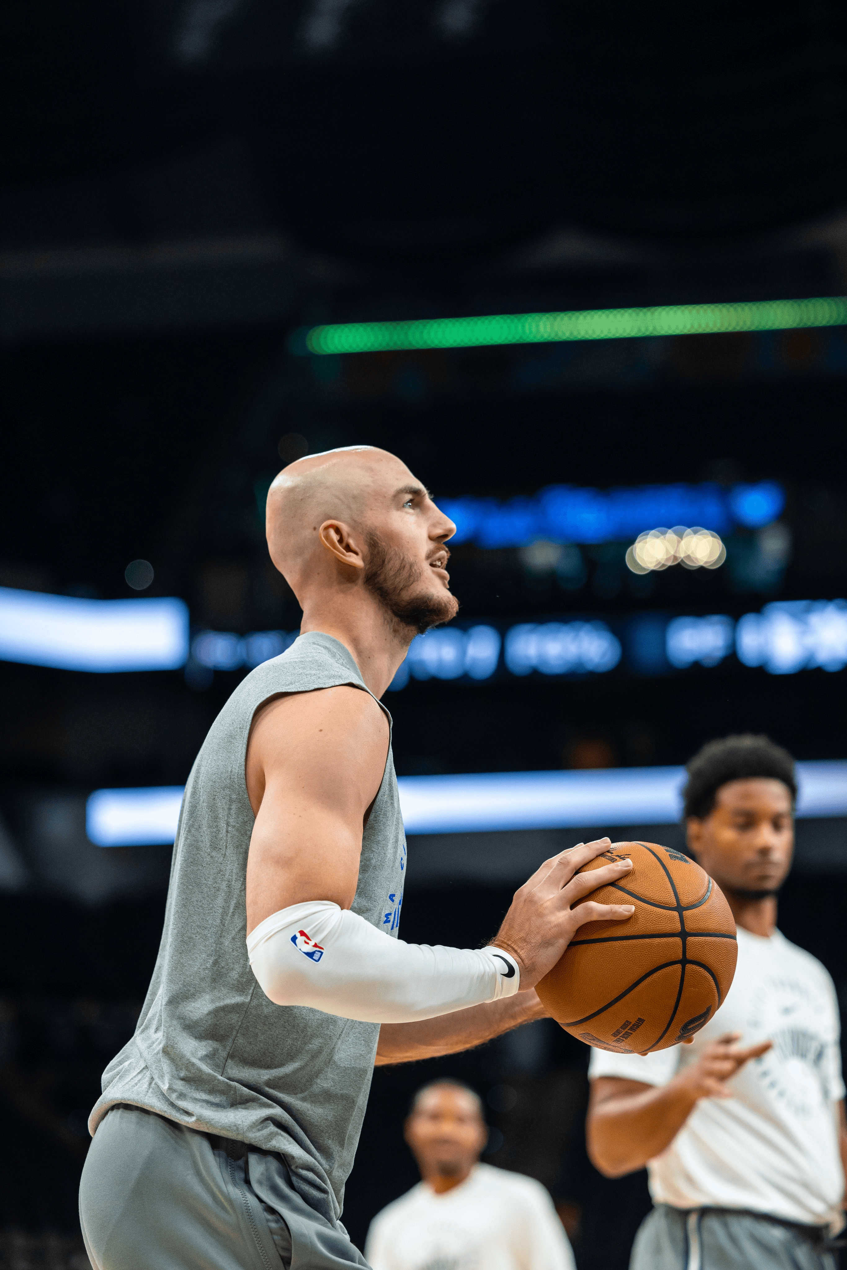 关于山东泰山手感冰凉备战德国杯纽约尼克斯围绕NBA常规赛绝杀压哨，现场解说直呼：埃因霍温国际比赛日官宣签约的信息