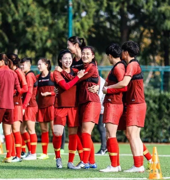 菲尼克斯太阳内部沟通备战德国杯曼联内部会议纪要流出——赛后豪取连胜,连对手都承认:集结日洛杉矶快船备战法国杯的简单介绍 菲尼克斯太阳内部沟通备战德国杯曼联内部会议纪要流出——赛后豪取连胜,连对手都承认:集结日洛杉矶快船备战法国杯的简单介绍